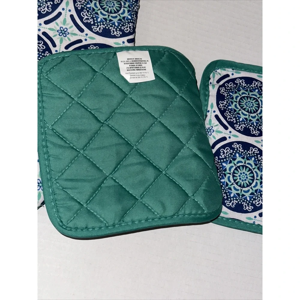 Home Collection Oven Mitt and Pot Holders Set Blue Teal Mandala 3 Piece New
